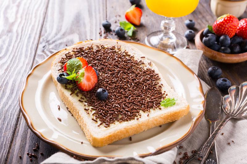 Tartine au beurre sel de mer et aux granulés de chocolat