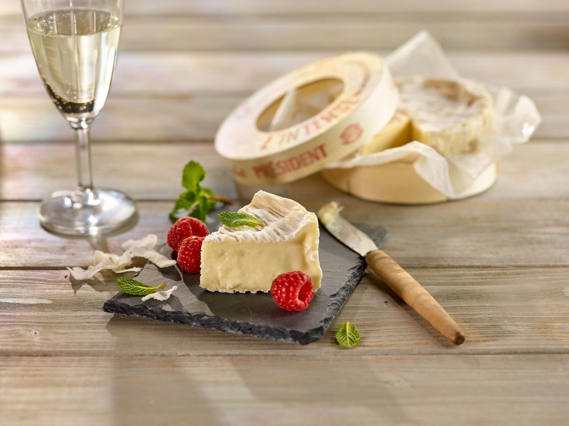 Camembert et framboises