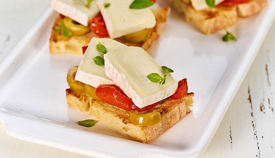 Bruschetta méditerranéenne au brie